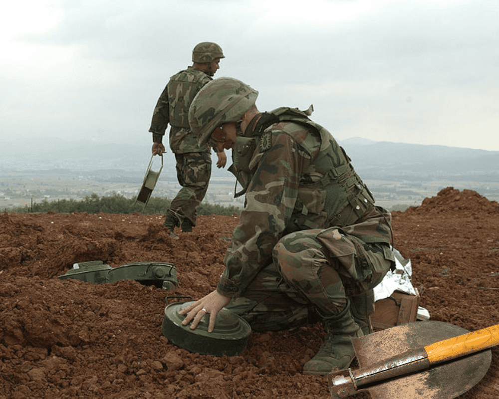 Detecting War Mines